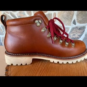 Eddie Bauer K-6 Hiking Boot SIZE 9 1/2